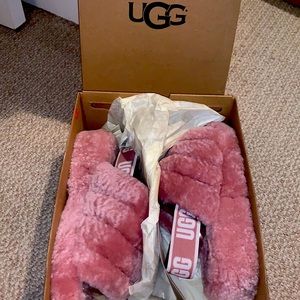 Pink Comfy UGG Slides!